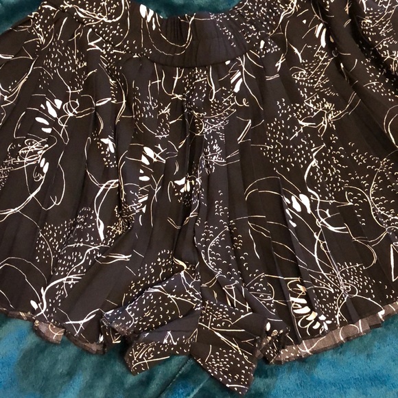 Adorable mini skort - Picture 4 of 4